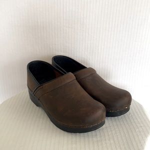 Dansko clogs antique brown